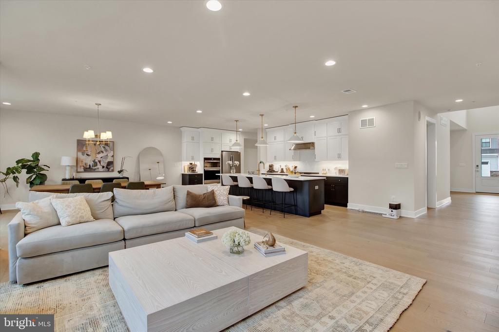 Doylestown, Pennsylvania, 18901, United States, 3 Bedrooms Bedrooms, ,3 BathroomsBathrooms,Residential,For Sale,1993457