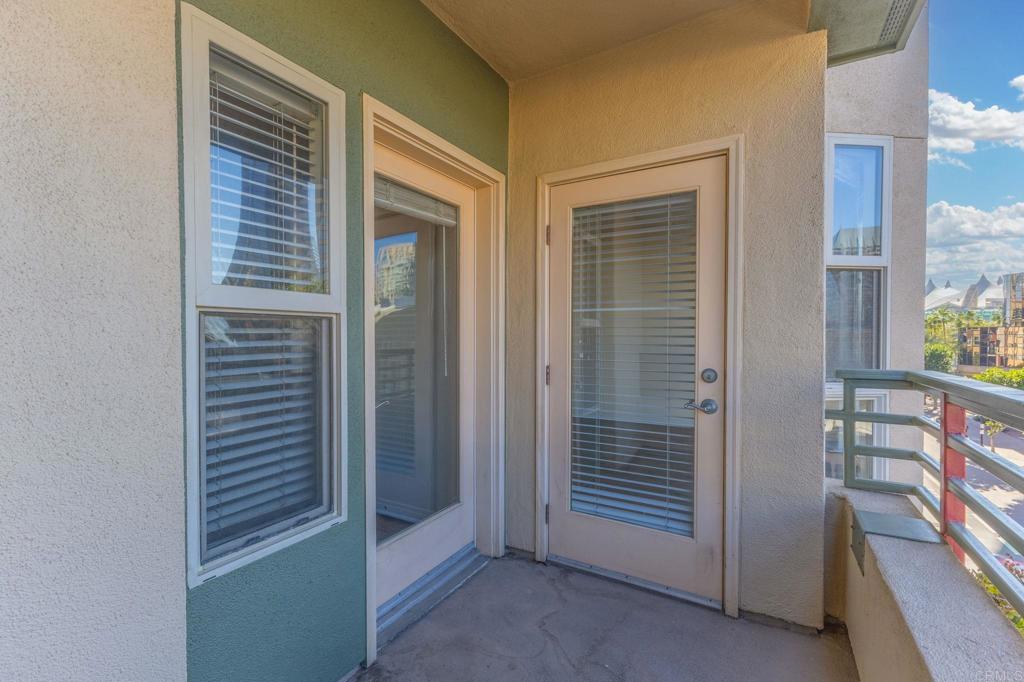 San Diego, California, 92101, United States, 2 Bedrooms Bedrooms, ,2 BathroomsBathrooms,Residential,For Sale,2005921