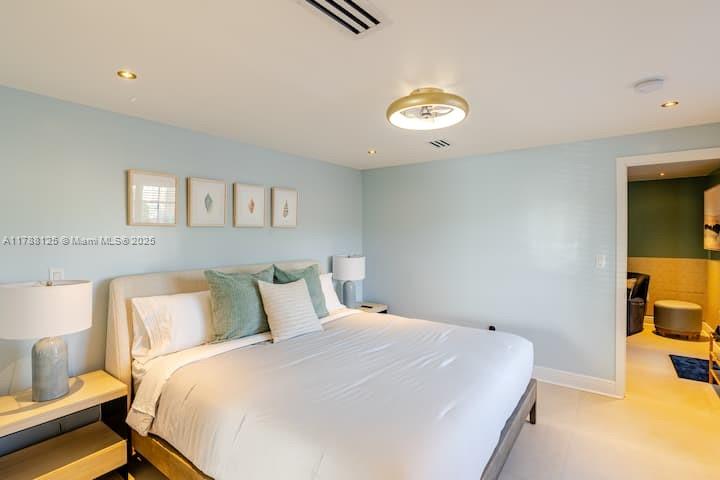 Miami Beach, Florida, 33139, United States, 5 Bedrooms Bedrooms, ,5 BathroomsBathrooms,Residential,For Sale,1785571