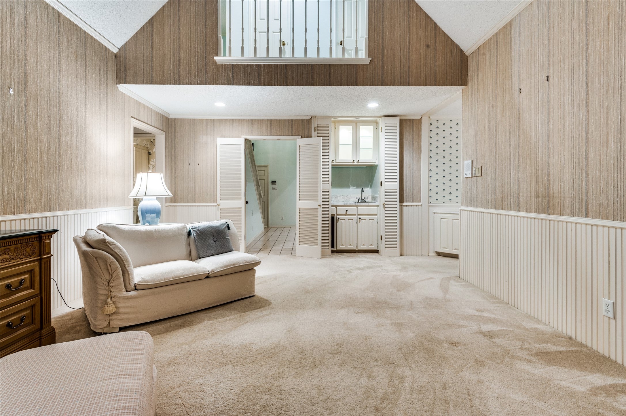 Bedford, Texas, 76021, United States, 5 Bedrooms Bedrooms, ,4 BathroomsBathrooms,Residential,For Sale,1976137