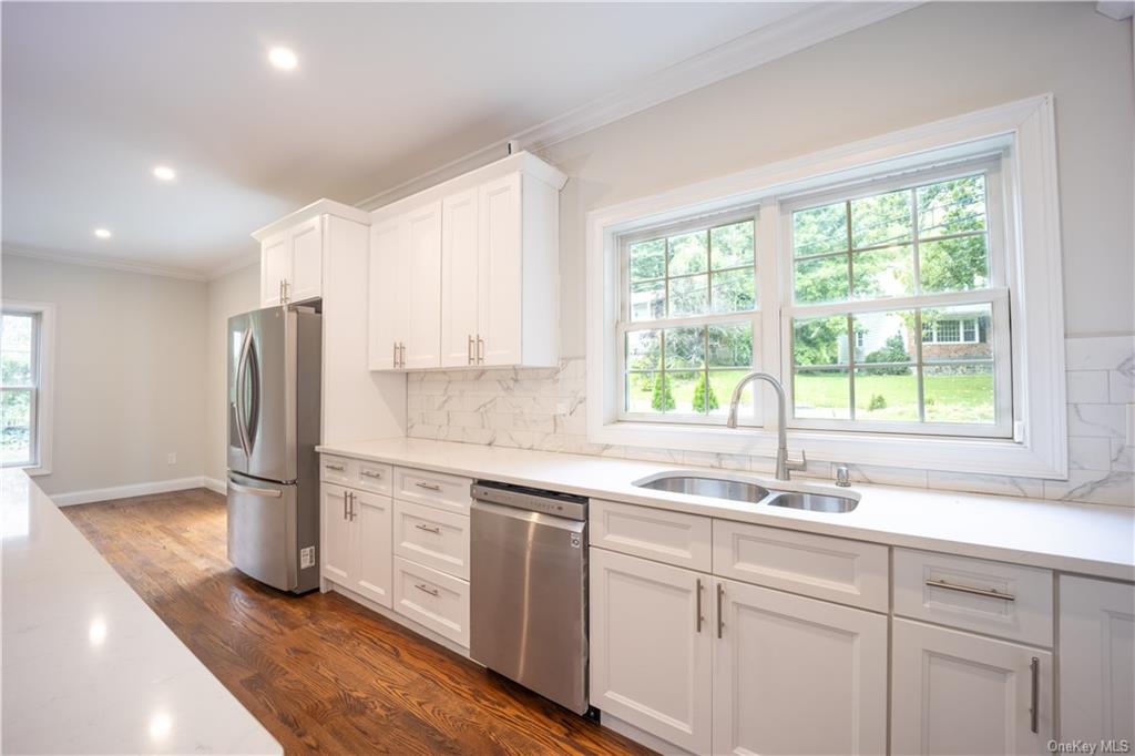 New Rochelle, New York, 10804, United States, 5 Bedrooms Bedrooms, ,5 BathroomsBathrooms,Residential,For Sale,1983034