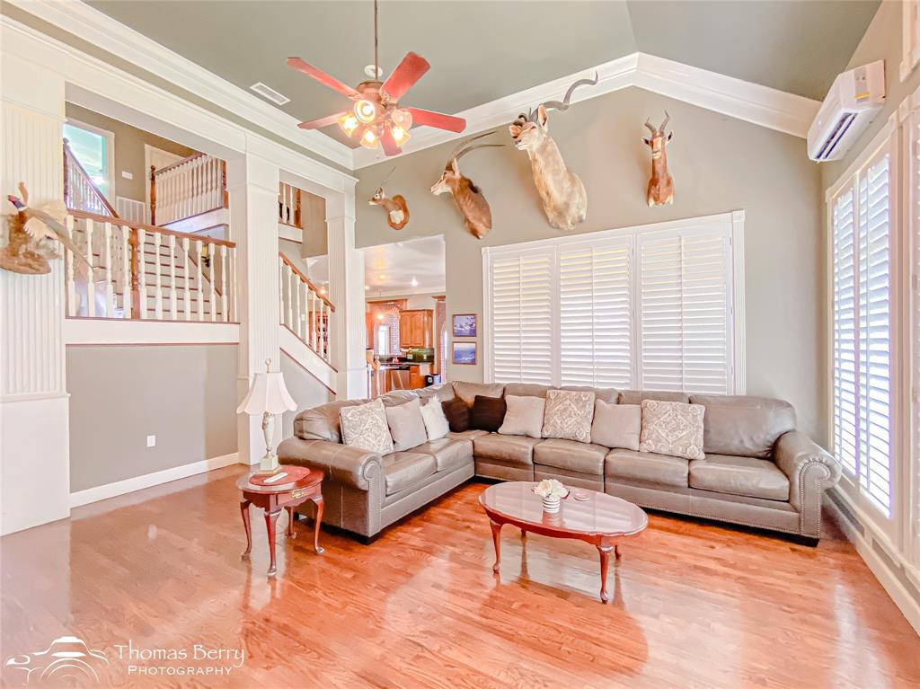 Merkel, Texas, 79536, United States, 5 Bedrooms Bedrooms, ,4 BathroomsBathrooms,Residential,For Sale,1829513