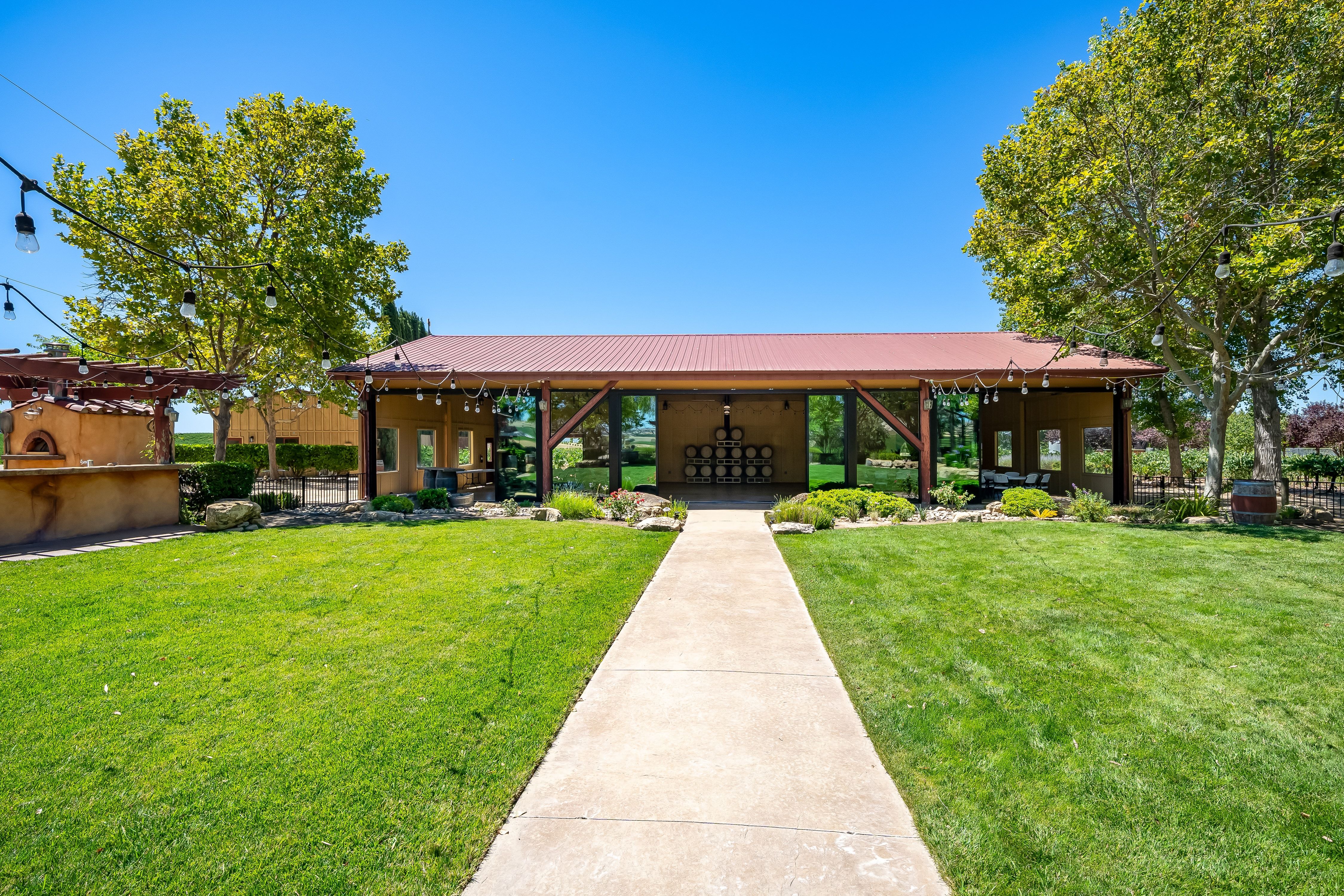  2995 Pleasant Valley Road - 物件實景