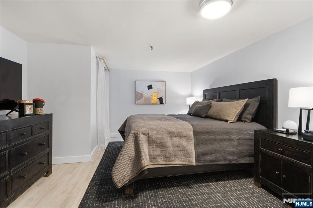 Jersey City, New Jersey, 07302, United States, 1 Bedroom Bedrooms, ,2 BathroomsBathrooms,Residential,For Sale,1950964