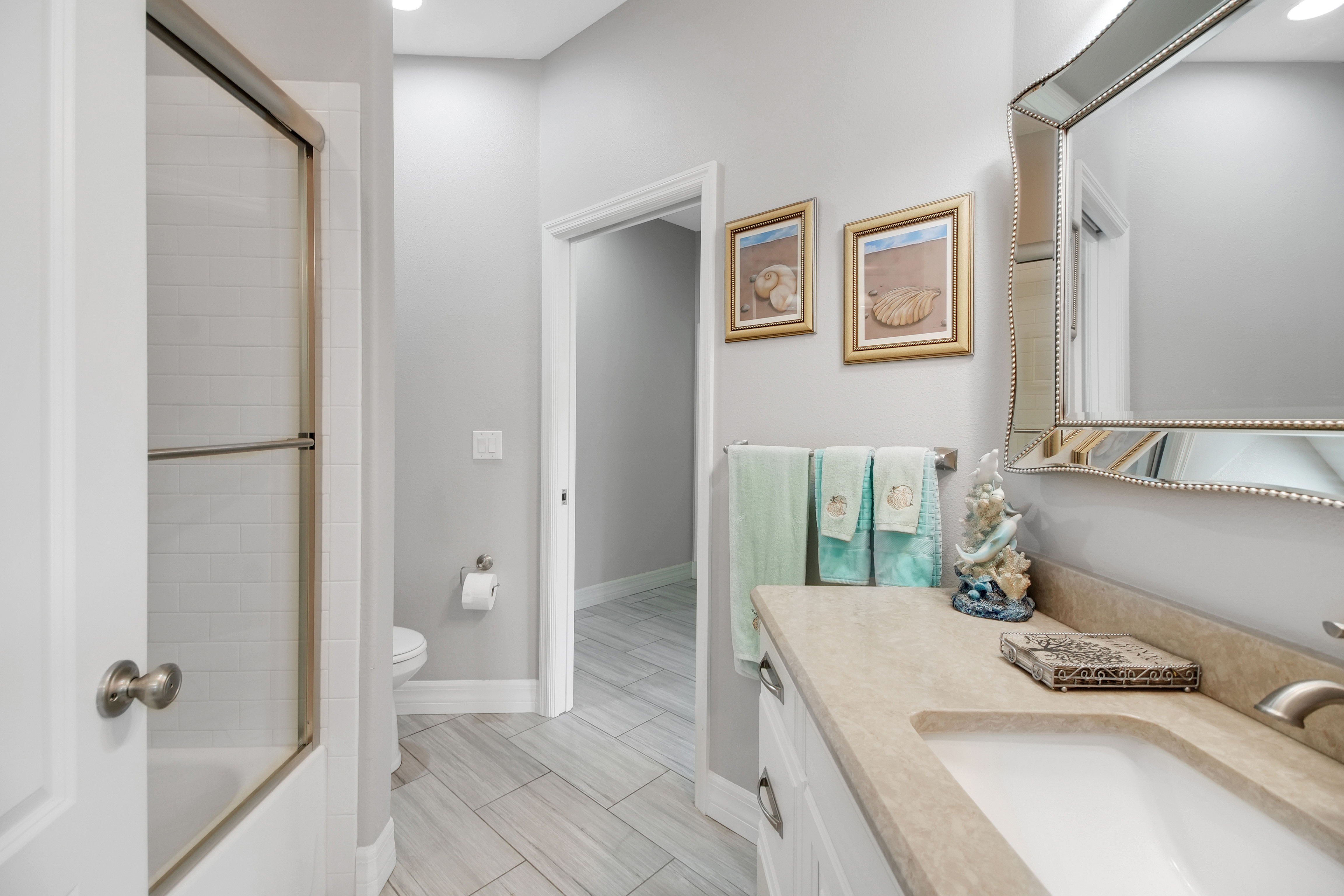 Lady Lake, Florida, 32159, United States, 4 Bedrooms Bedrooms, ,3 BathroomsBathrooms,Residential,For Sale,2005730