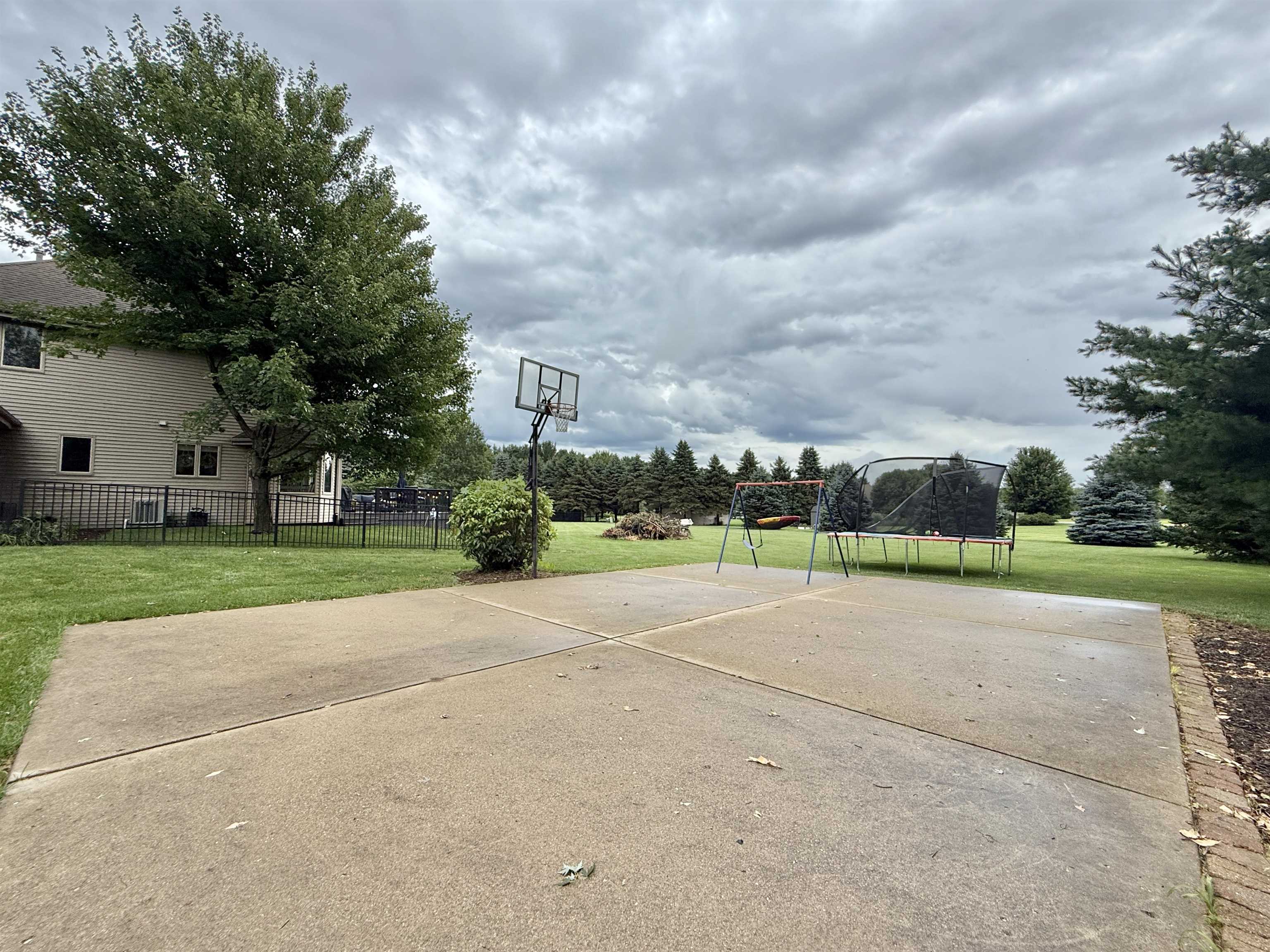 South Beloit, Illinois, 61080, United States, 4 Bedrooms Bedrooms, ,3 BathroomsBathrooms,Residential,For Sale,1984178