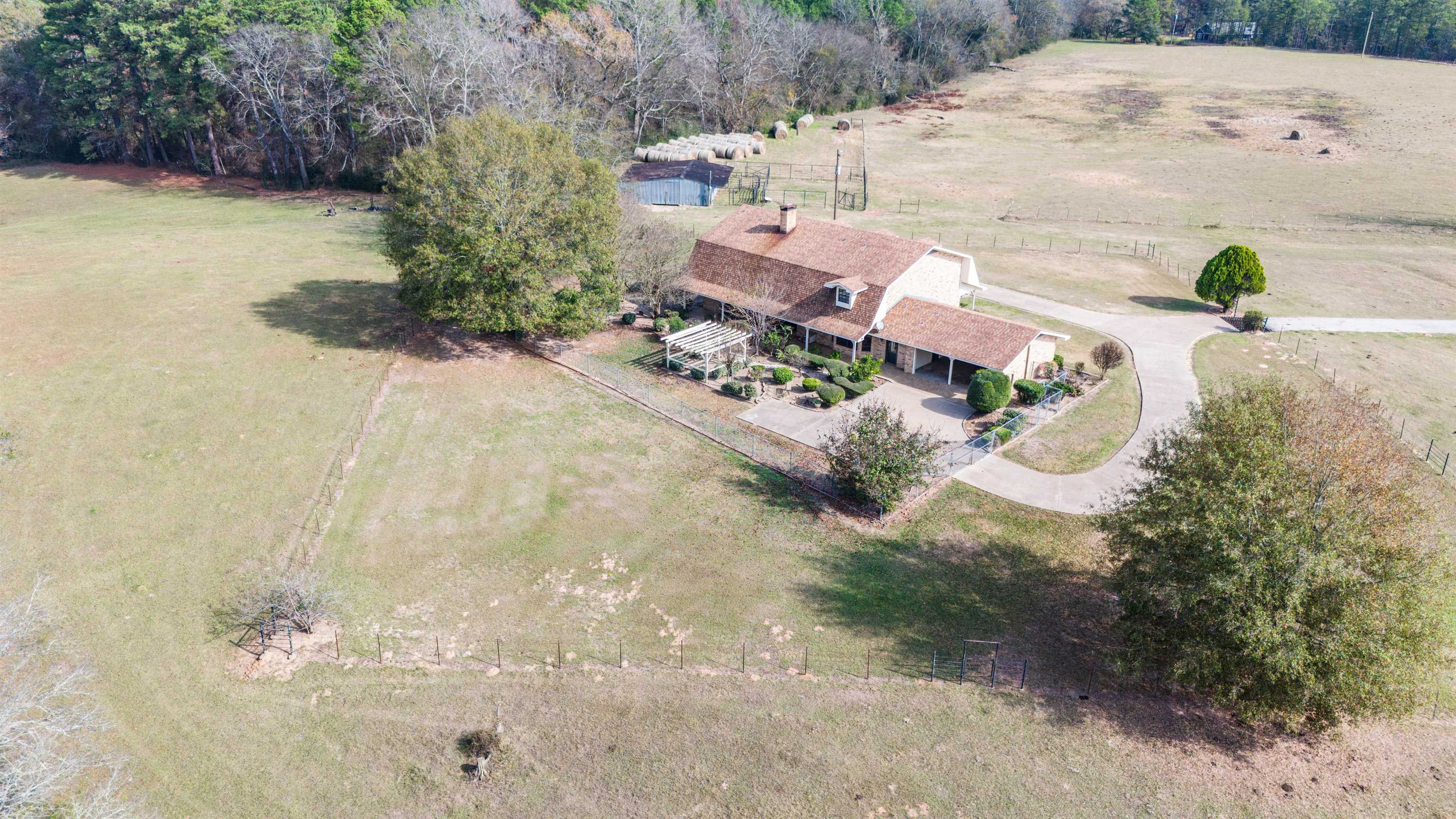 Marshall, Texas, 75670, United States, 5 Bedrooms Bedrooms, ,4 BathroomsBathrooms,Residential,For Sale,1996423