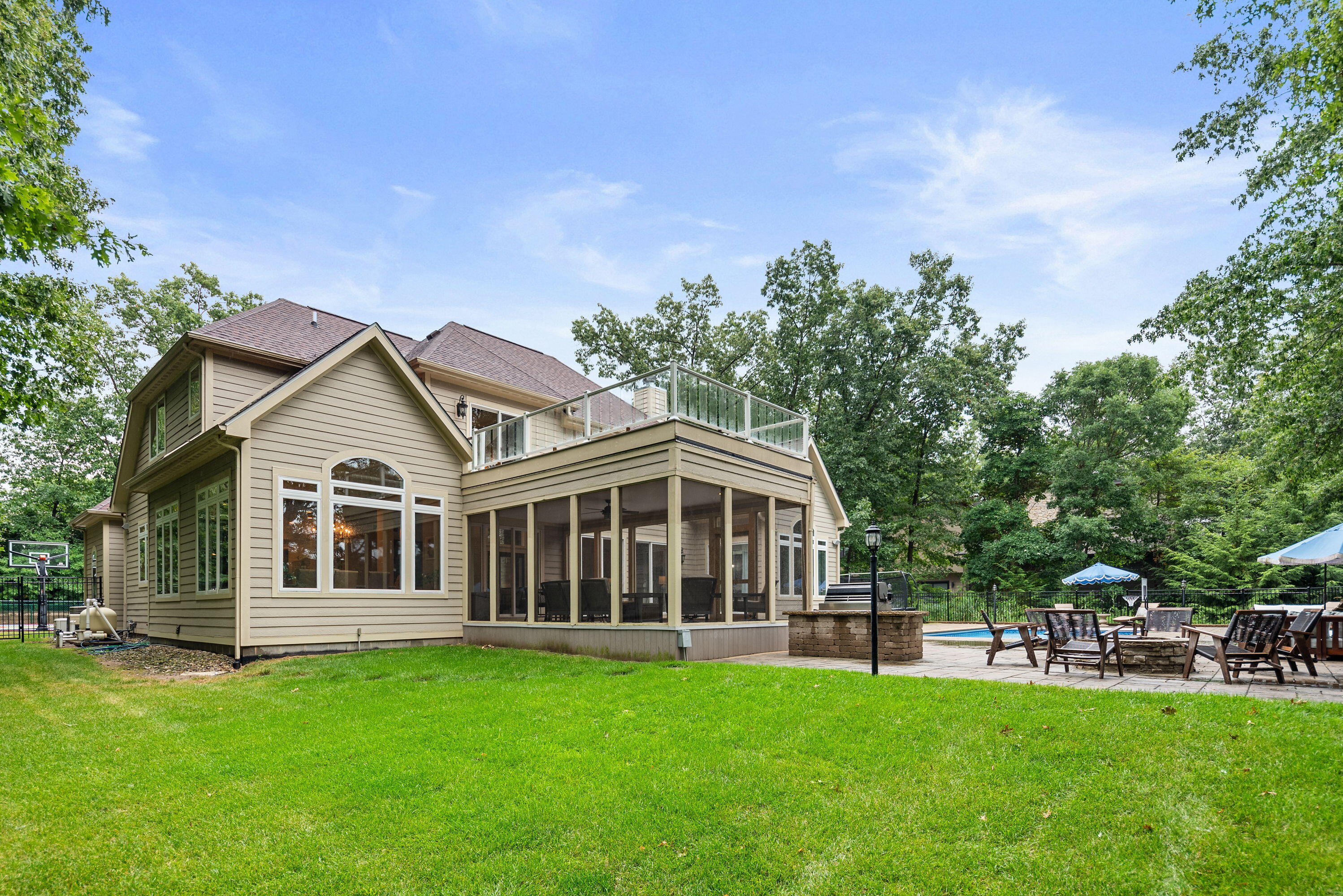 New Buffalo, Michigan, 49117, United States, 5 Bedrooms Bedrooms, ,4 BathroomsBathrooms,Residential,For Sale,1940411