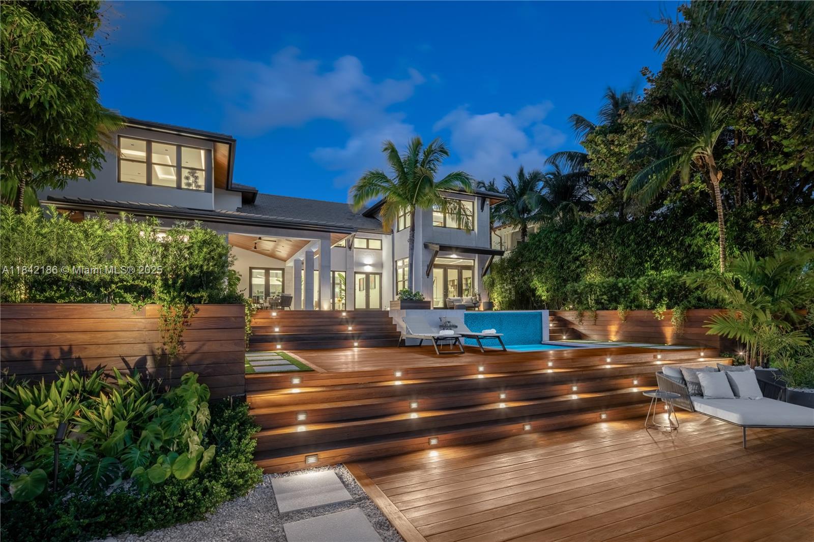 Miami, Florida, 33137, United States, 6 Bedrooms Bedrooms, ,7 BathroomsBathrooms,Residential,For Sale,1903270