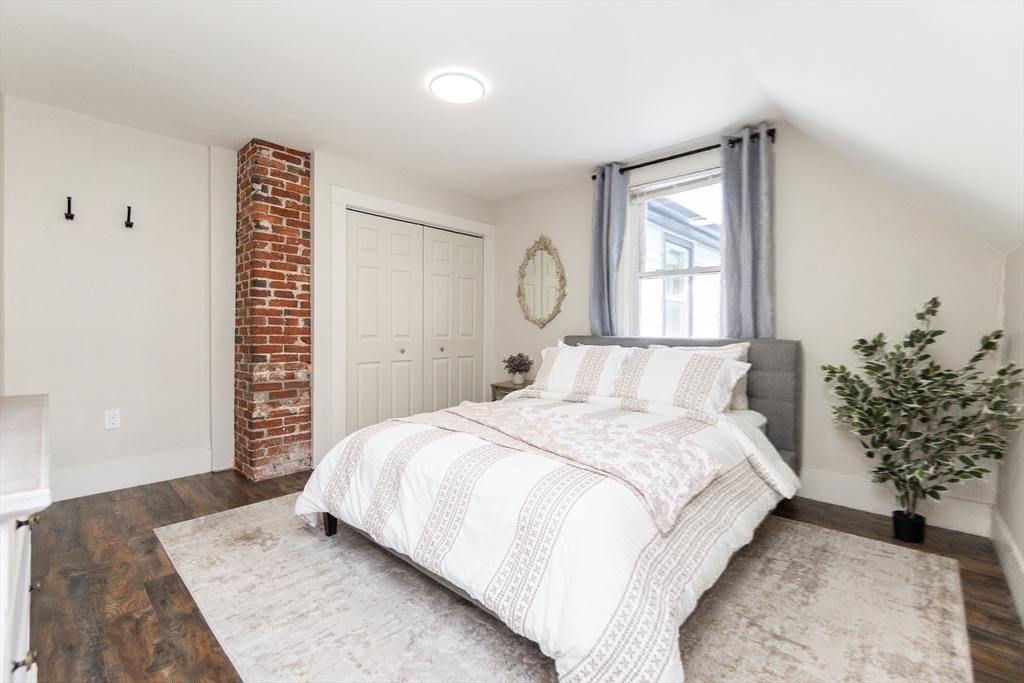 Reading, Massachusetts, 01867, United States, 4 Bedrooms Bedrooms, ,3 BathroomsBathrooms,Residential,For Sale,1904361
