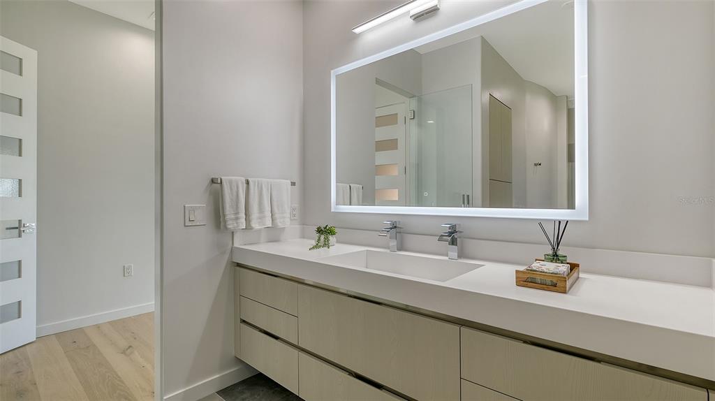 Sarasota, Florida, 34239, United States, 4 Bedrooms Bedrooms, ,7 BathroomsBathrooms,Residential,For Sale,1759750