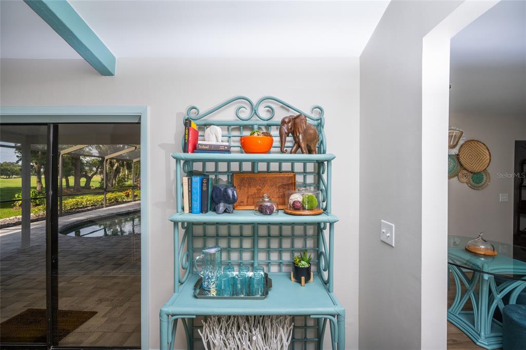 Sarasota, Florida, 34243, United States, 3 Bedrooms Bedrooms, ,4 BathroomsBathrooms,Residential,For Sale,1941793