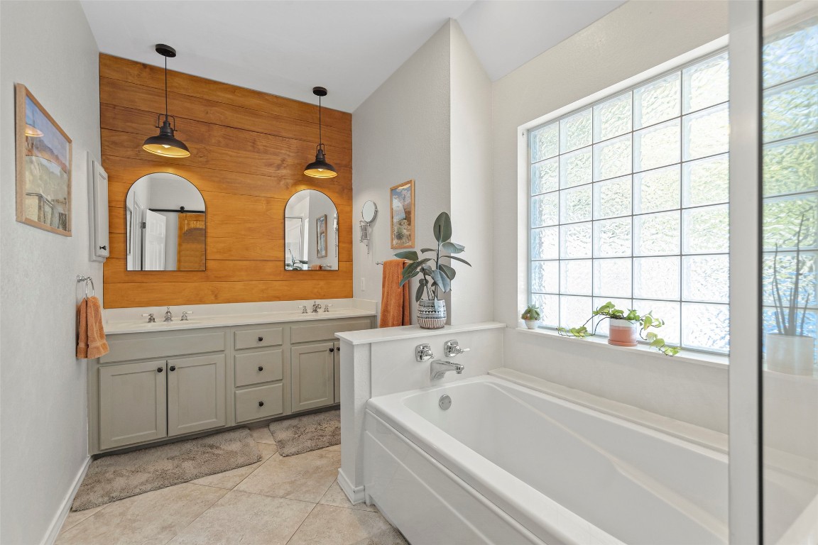 Wimberley, Texas, 78676, United States, 3 Bedrooms Bedrooms, ,3 BathroomsBathrooms,Residential,For Sale,1925623