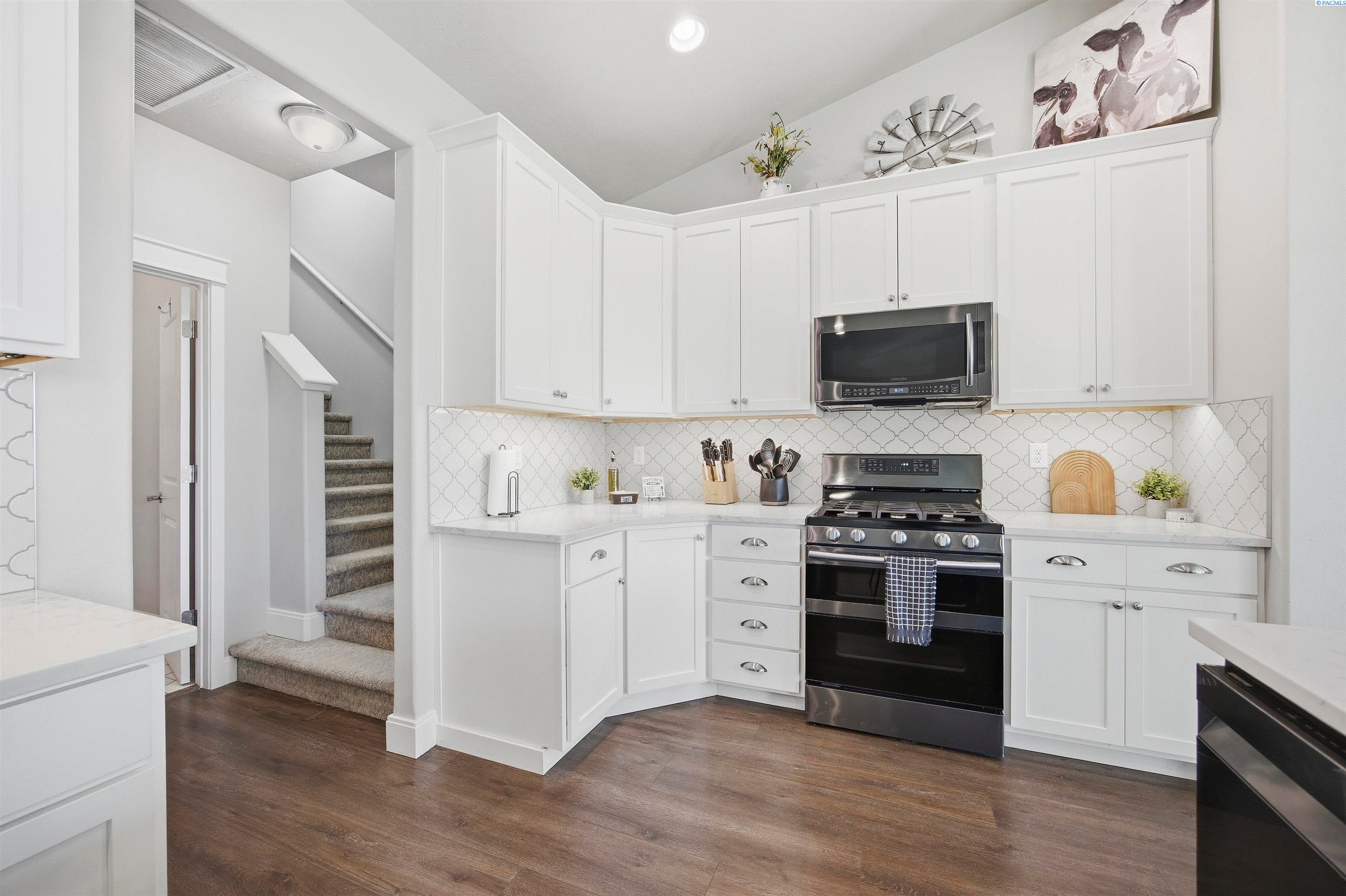 Pasco, Washington, 99301, United States, 4 Bedrooms Bedrooms, ,2 BathroomsBathrooms,Residential,For Sale,2036931