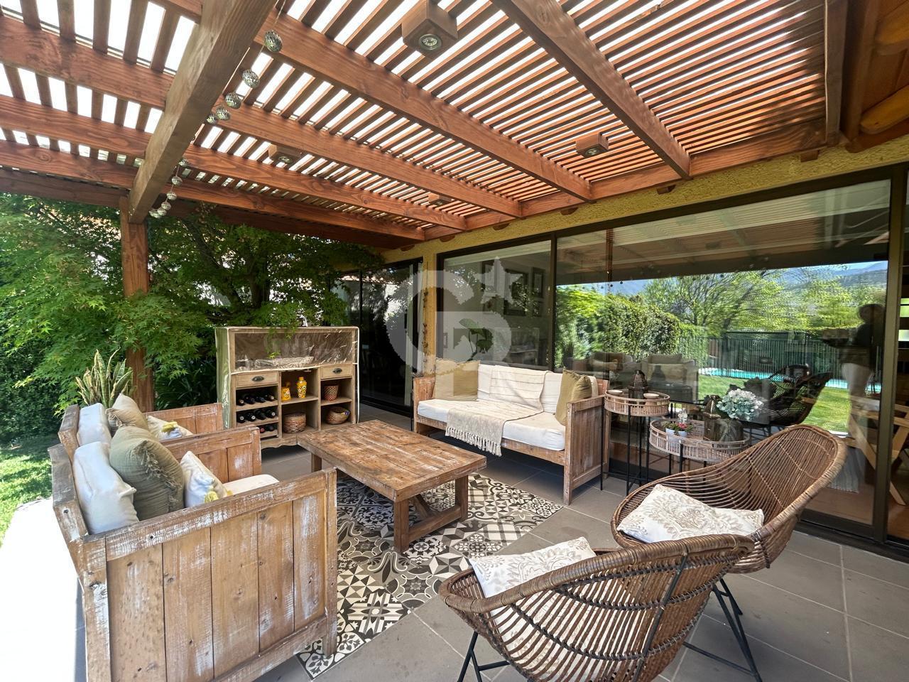 Lo Barnechea, Chile, 5 Bedrooms Bedrooms, ,4 BathroomsBathrooms,Residential,For Sale,1966346