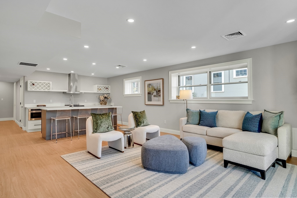 Lexington, Massachusetts, 02421, United States, 6 Bedrooms Bedrooms, ,6 BathroomsBathrooms,Residential,For Sale,1995649