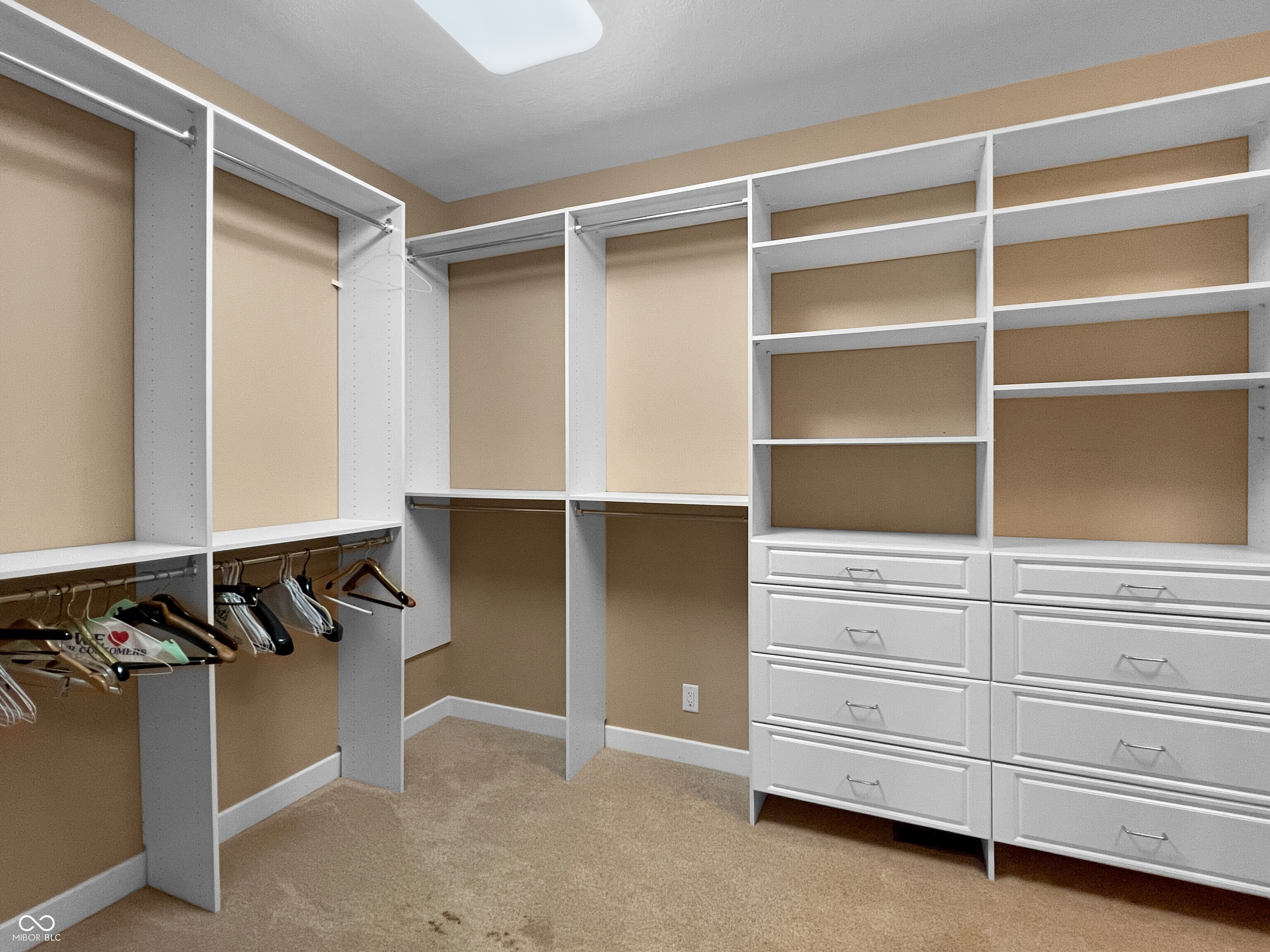 Columbus, Indiana, 47201, United States, 3 Bedrooms Bedrooms, ,3 BathroomsBathrooms,Residential,For Sale,1977125