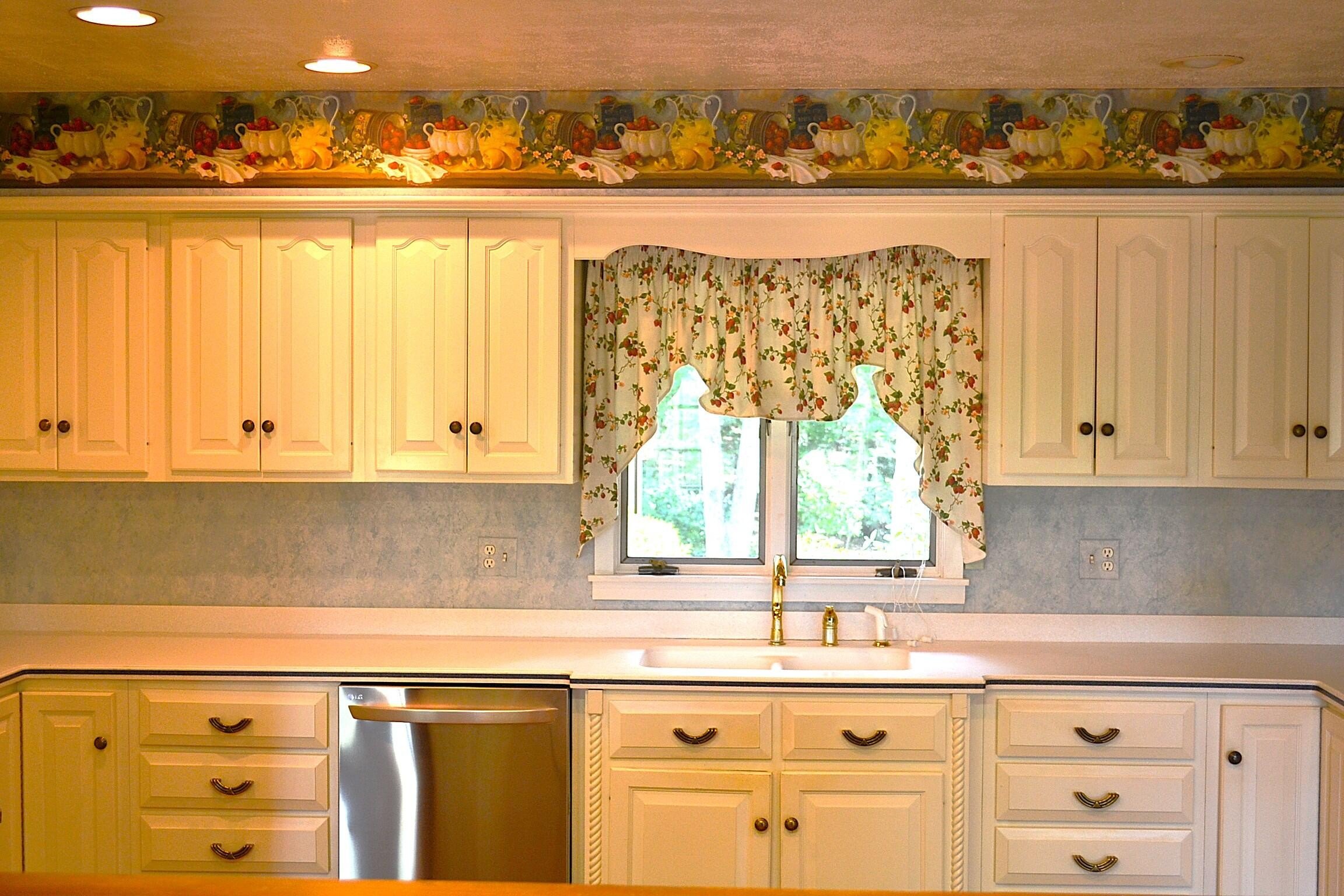 Lewisburg, West Virginia, 24901, United States, 6 Bedrooms Bedrooms, ,3 BathroomsBathrooms,Residential,For Sale,1940620