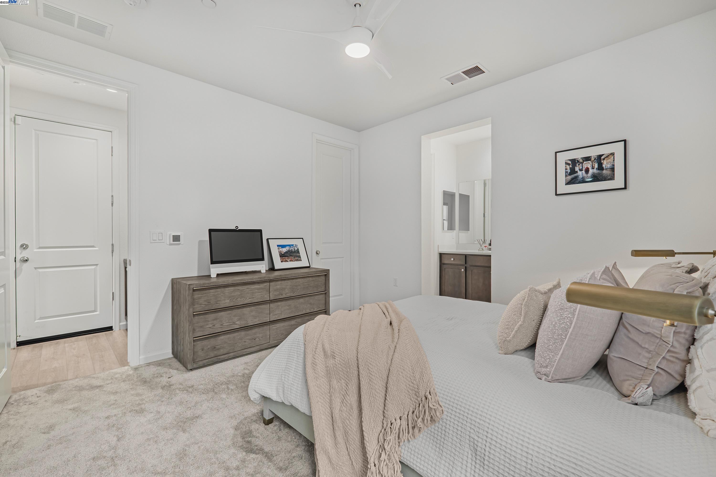 Dublin, California, 94568, United States, 4 Bedrooms Bedrooms, ,3 BathroomsBathrooms,Residential,For Sale,1987697