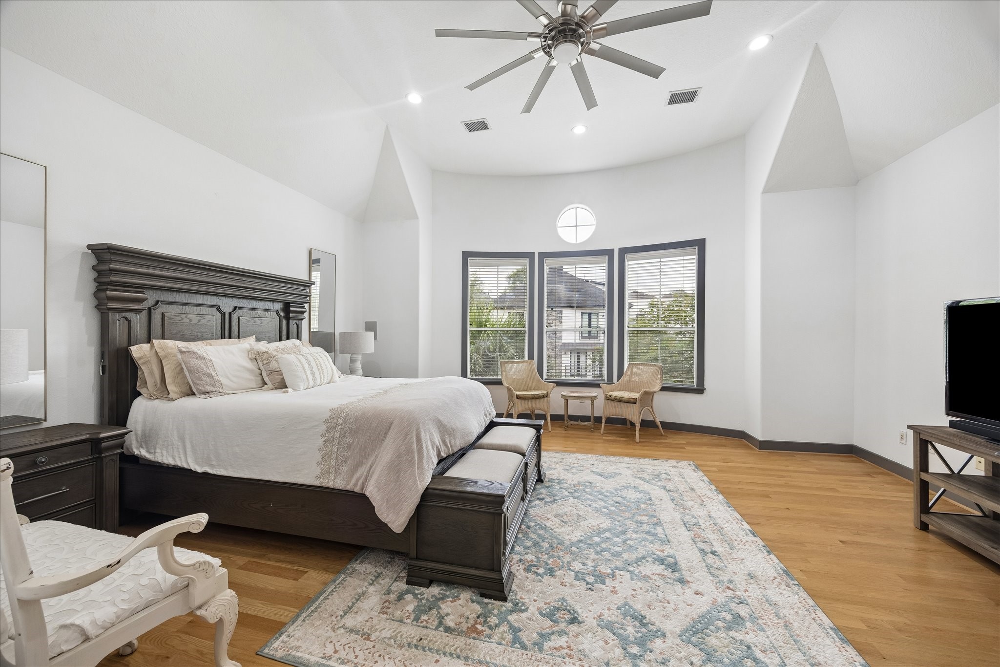  6406 Rodrigo Street B - 物件實景