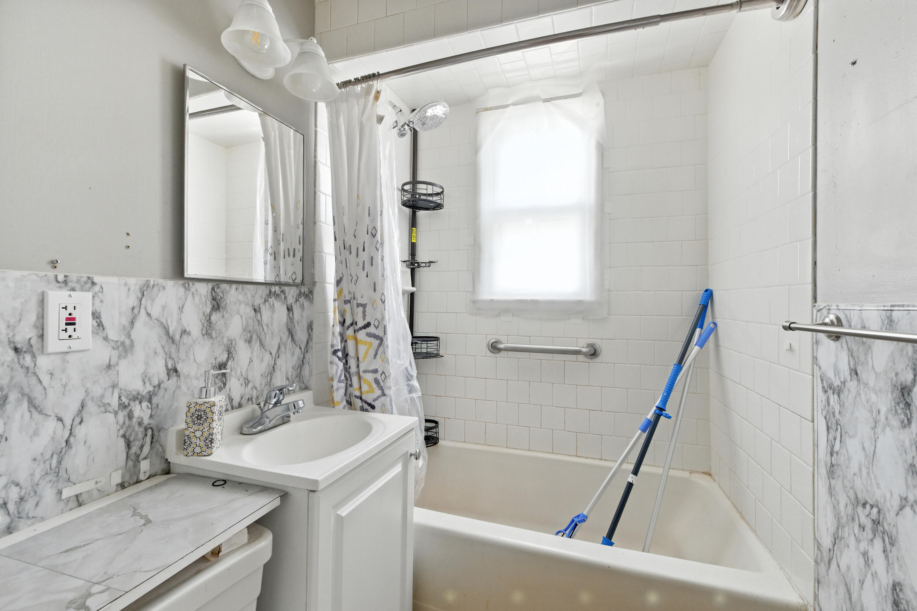 Biddeford, Maine, 04005, United States, ,4 BathroomsBathrooms,Residential,For Sale,1933141