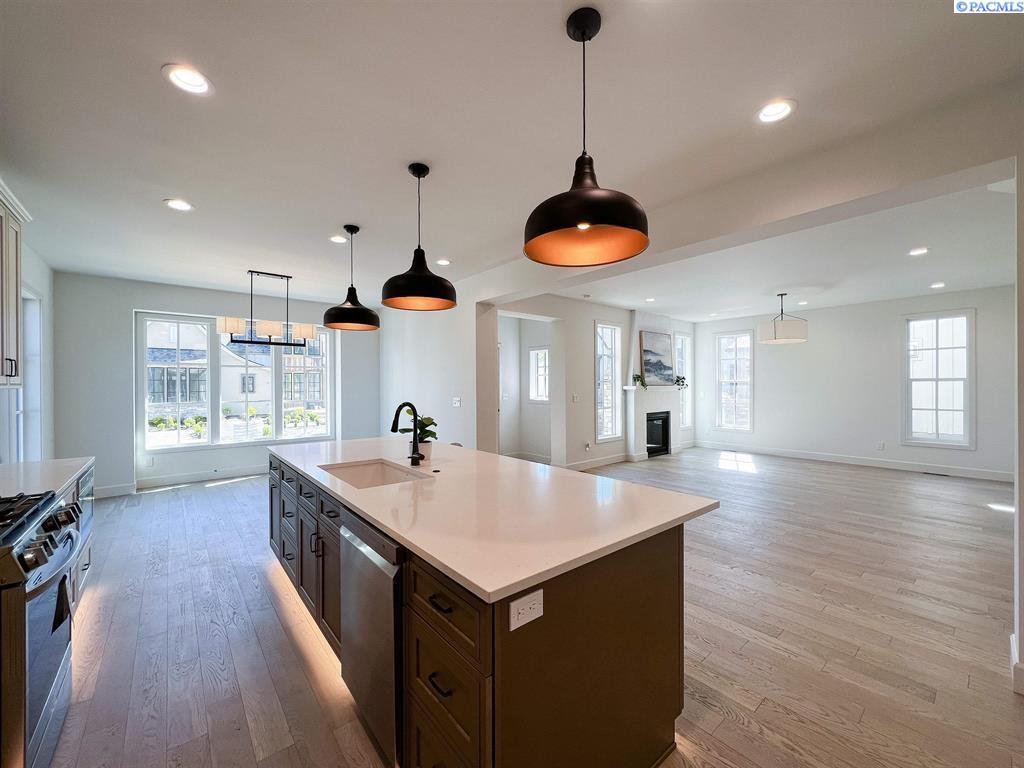 Pullman, Washington, 99163, United States, 4 Bedrooms Bedrooms, ,3 BathroomsBathrooms,Residential,For Sale,1794124