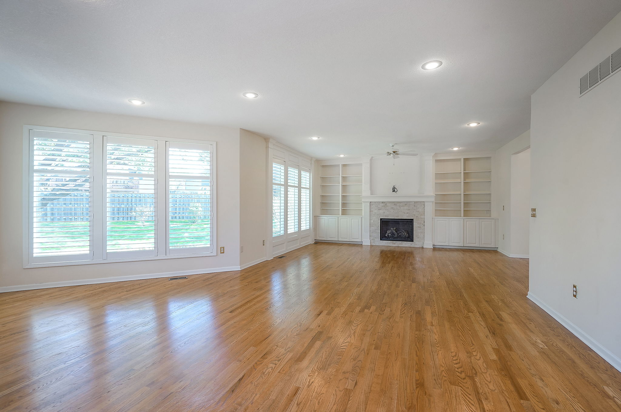  15223 Woodson Lane, Overland Park, KS 66223 - 物件實景