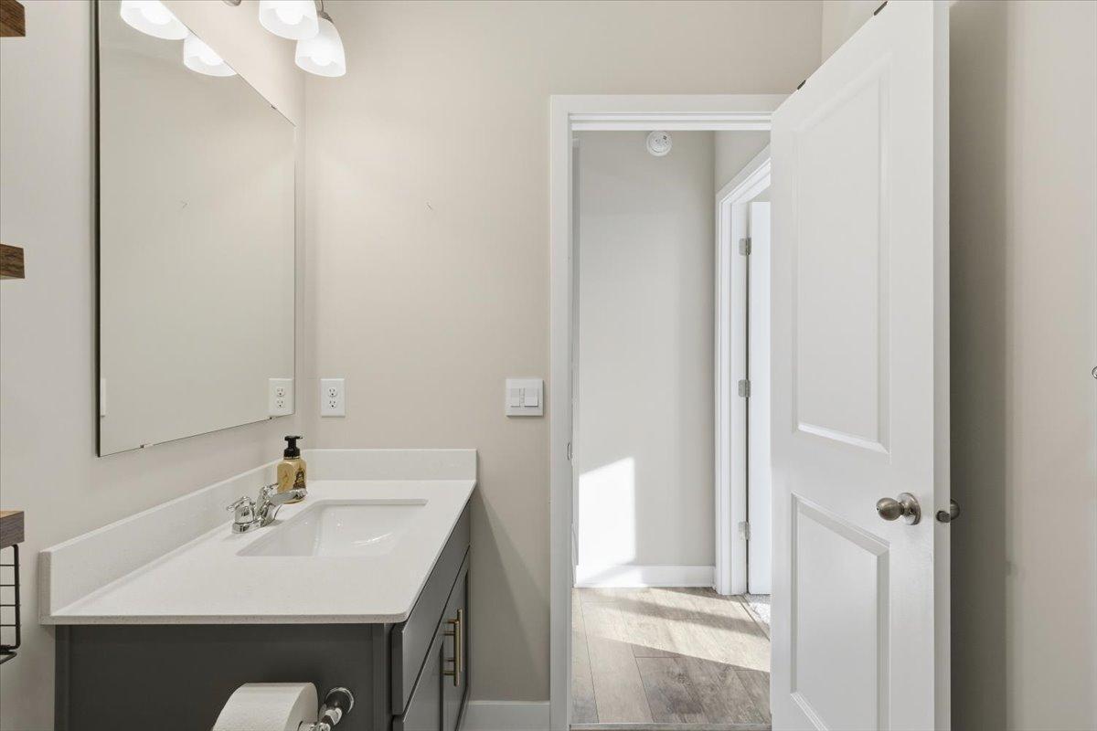 Prior Lake, Minnesota, 55352, United States, 5 Bedrooms Bedrooms, ,2 BathroomsBathrooms,Residential,For Sale,2000604