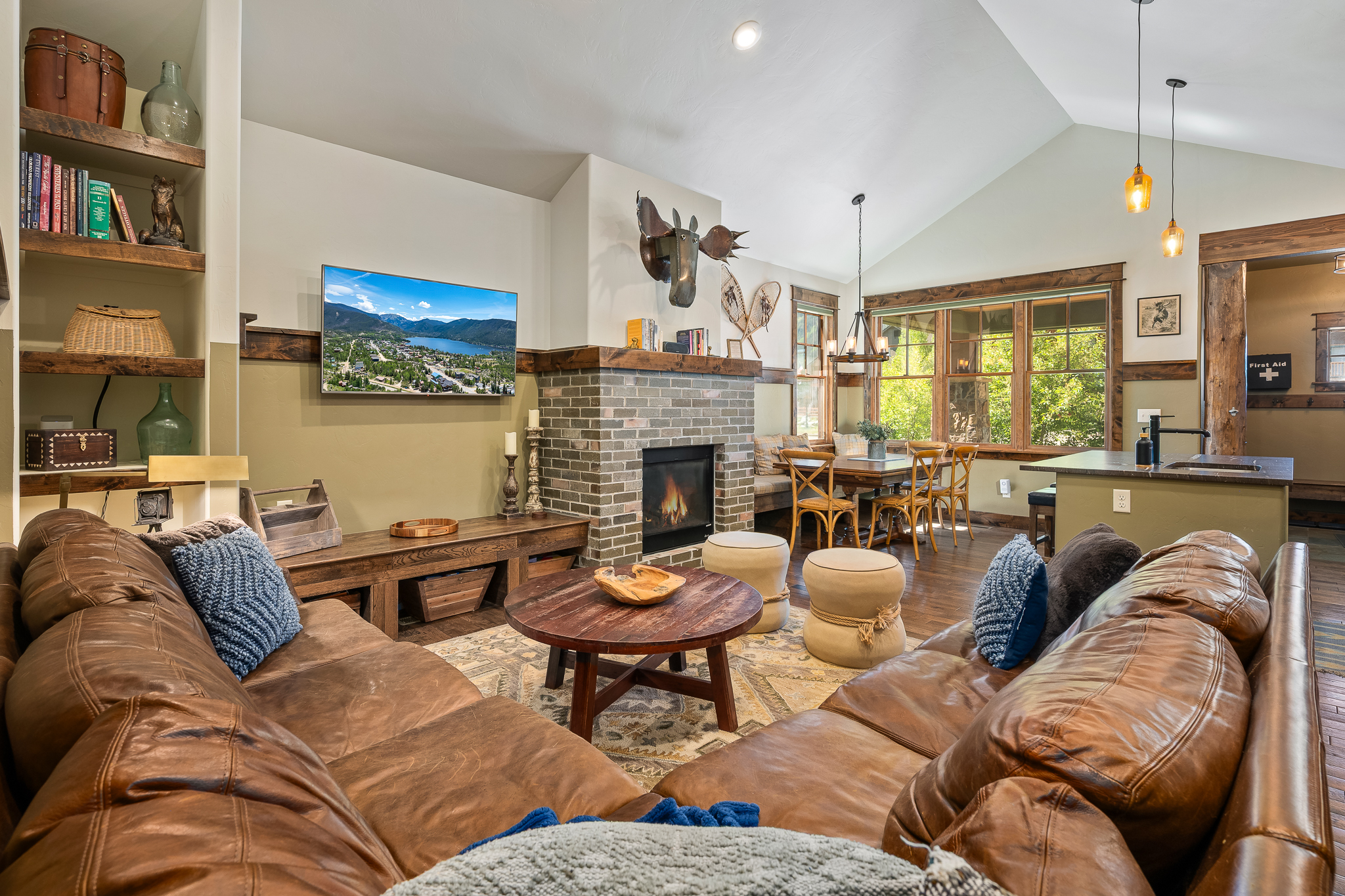  909 Park Avenue, Grand Lake, CO, 80447 - 物件實景