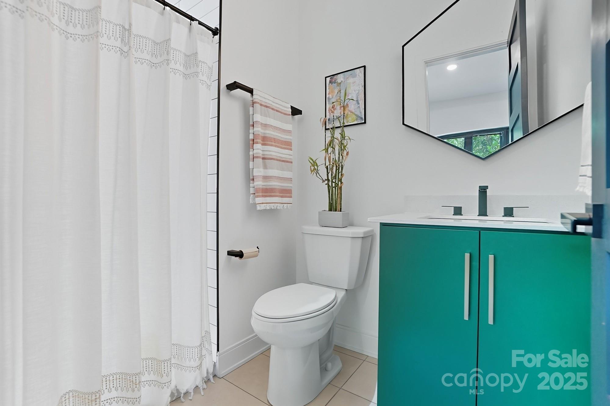 Charlotte, North Carolina, 28205, United States, 2 Bedrooms Bedrooms, ,3 BathroomsBathrooms,Residential,For Sale,1956240