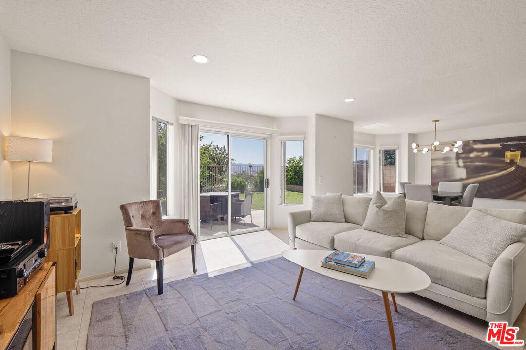 Porter Ranch, California, 91326, United States, 4 Bedrooms Bedrooms, ,3 BathroomsBathrooms,Residential,For Sale,1906036