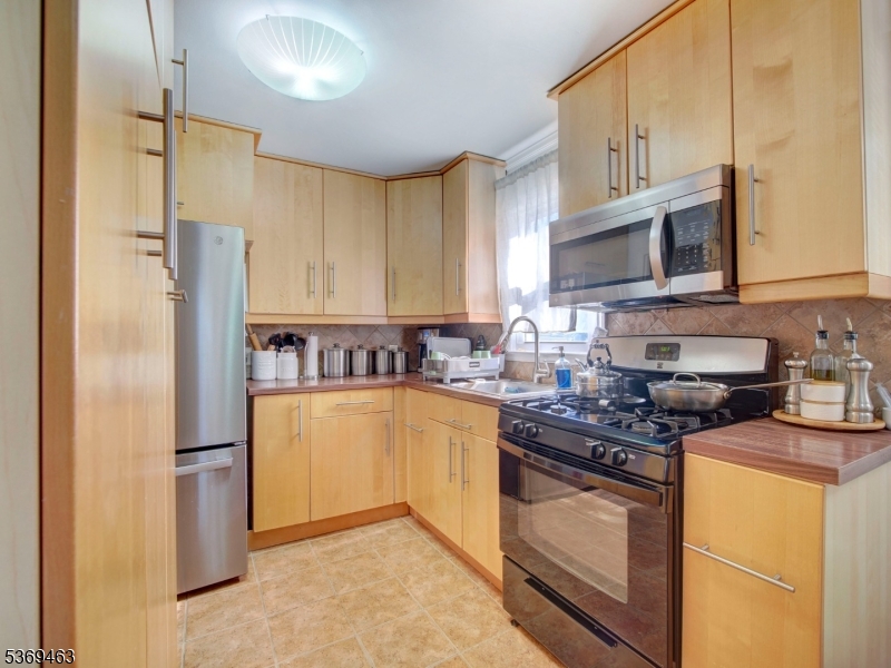 Union Twp., New Jersey, 07083, United States, 4 Bedrooms Bedrooms, ,2 BathroomsBathrooms,Residential,For Sale,1901304