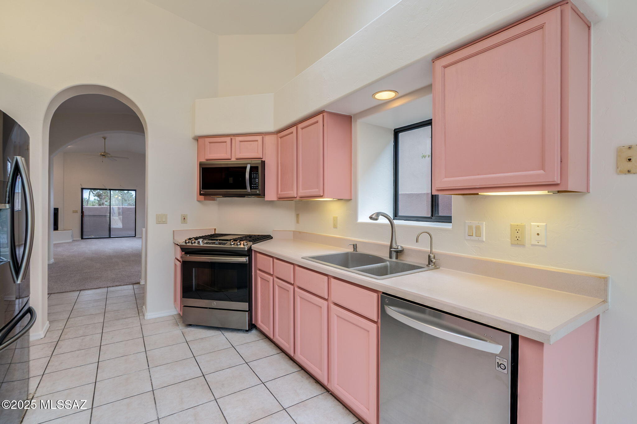 Tucson, Arizona, 85718, United States, 3 Bedrooms Bedrooms, ,2 BathroomsBathrooms,Residential,For Sale,1891107
