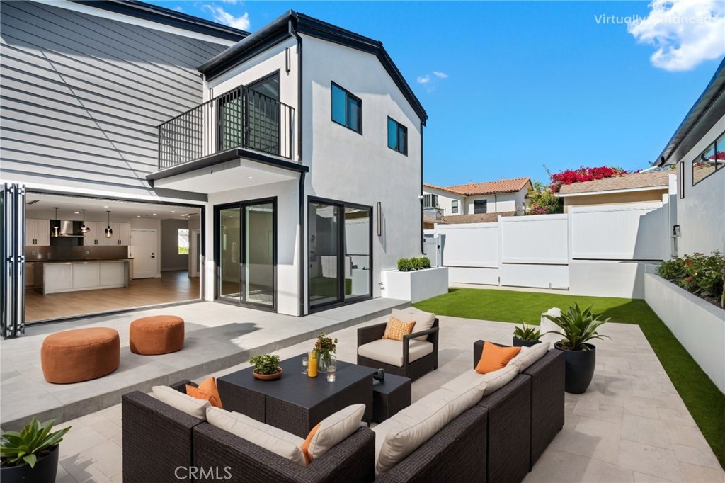 Encino, California, 91316, United States, 4 Bedrooms Bedrooms, ,3 BathroomsBathrooms,Residential,For Sale,1906863