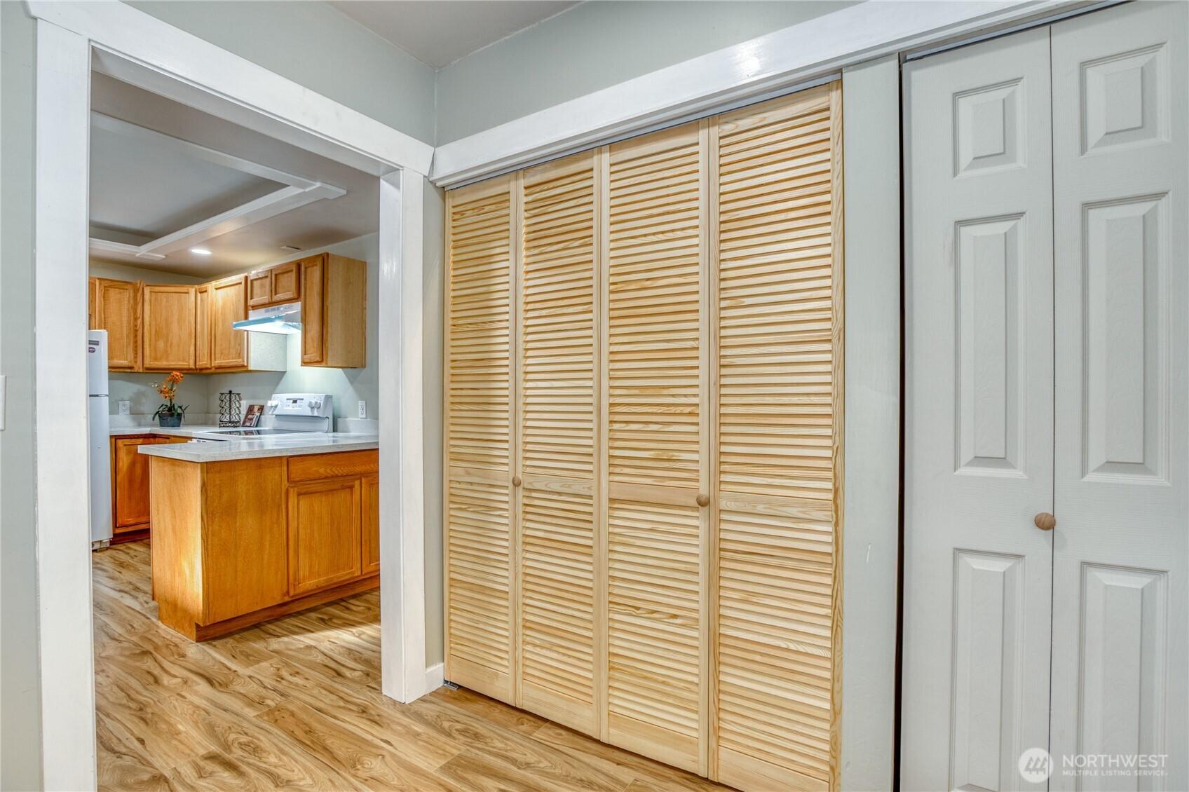 SEATTLE, Washington, 98178, United States, 2 Bedrooms Bedrooms, ,1 BathroomBathrooms,Residential,For Sale,1723686