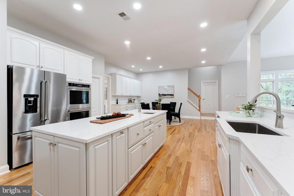 Fairfax, Virginia, 22033, United States, 6 Bedrooms Bedrooms, ,6 BathroomsBathrooms,Residential,For Sale,1973786