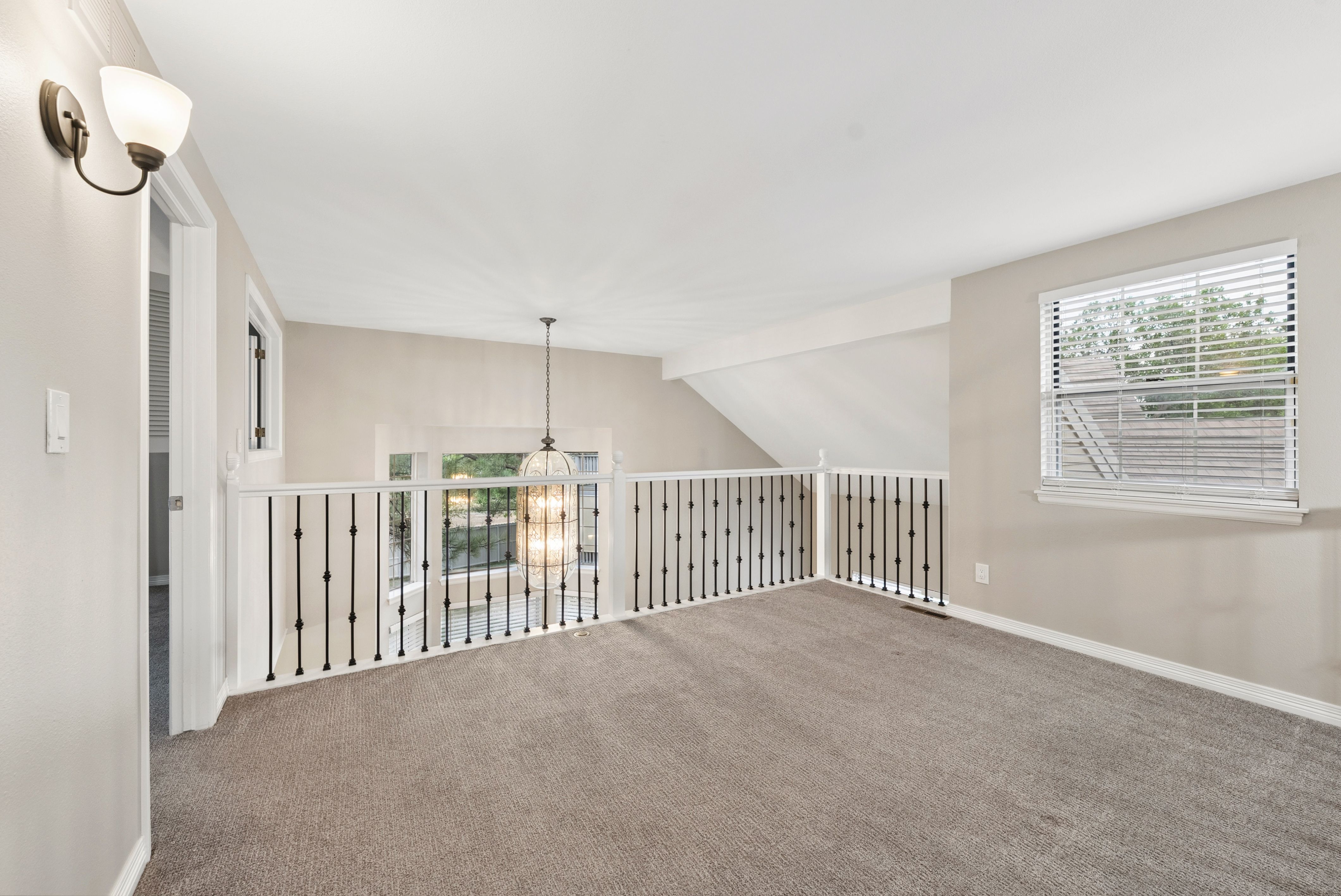  Bright Updated Townhome in Homestead Willows with One-Level Living & Pool Access - 物件實景