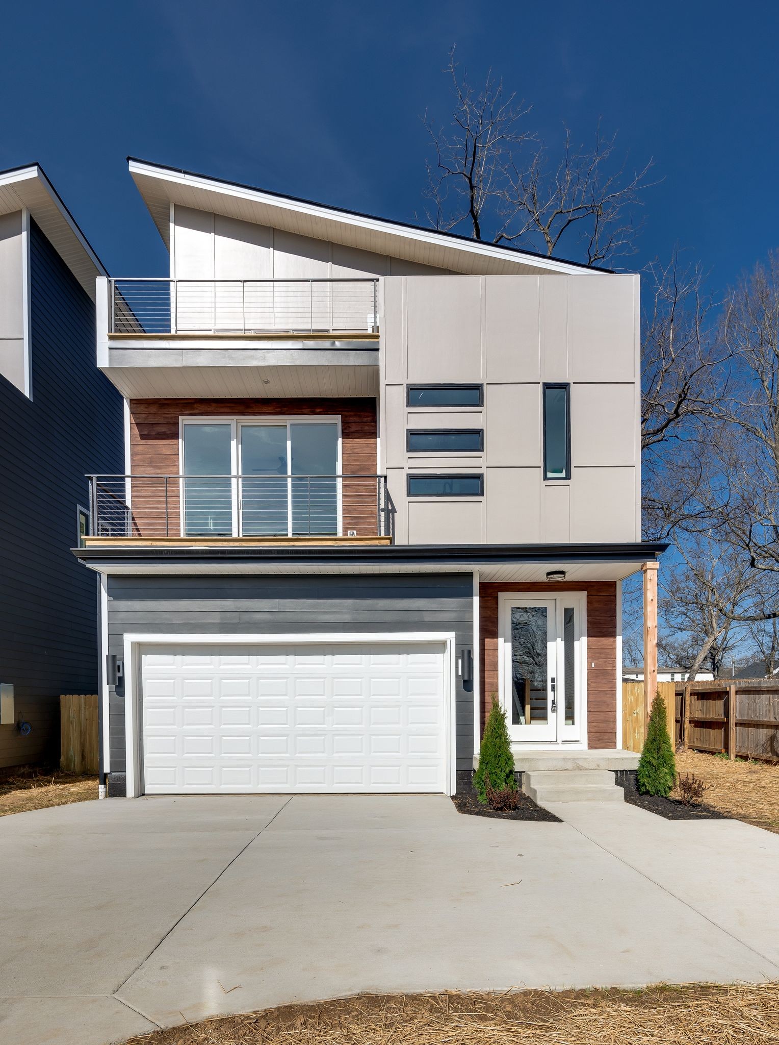 Nashville, Tennessee, 37206, United States, 4 Bedrooms Bedrooms, ,4 BathroomsBathrooms,Residential,For Sale,1917969