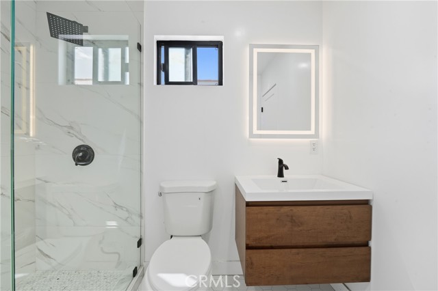 Los Angeles, California, 90043, United States, 6 Bedrooms Bedrooms, ,Residential,For Sale,1980930