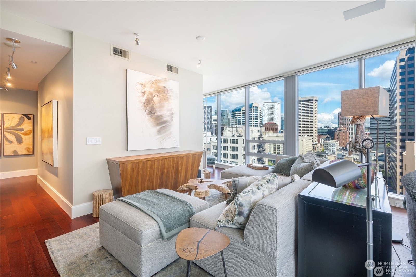 Seattle, Washington, 98101, United States, 2 Bedrooms Bedrooms, ,2 BathroomsBathrooms,Residential,For Sale,1699073