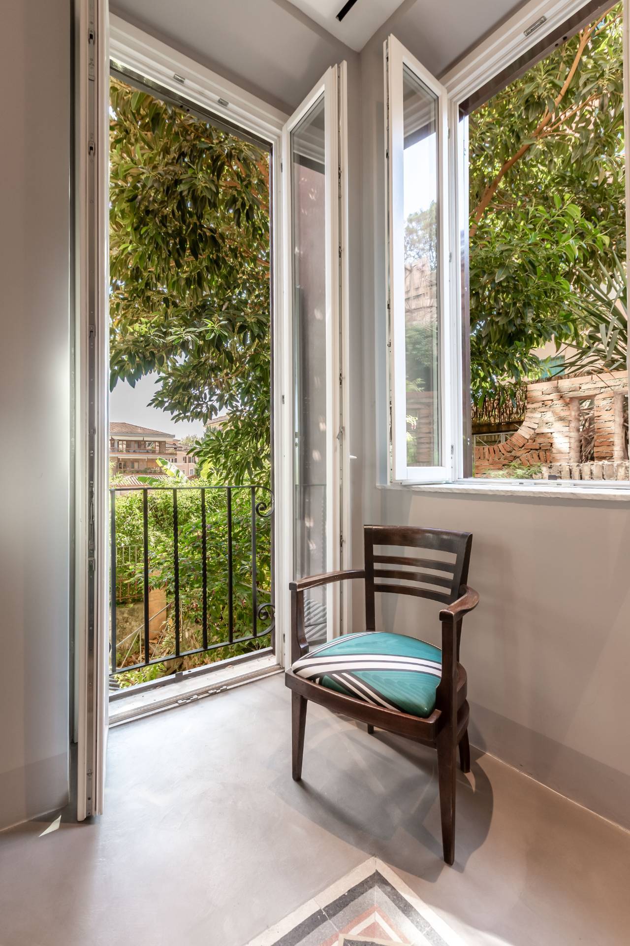 Roma, Roma, 00100, IT, 3 Bedrooms Bedrooms, ,3 BathroomsBathrooms,Residential,For Sale,1989114