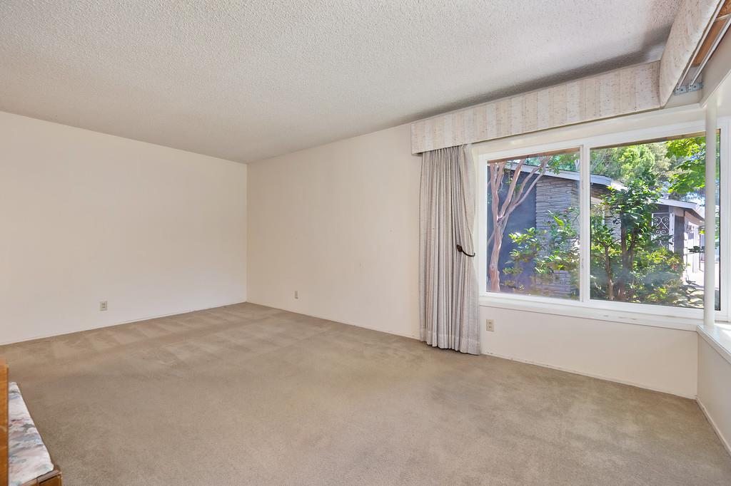 Roseville, California, 95678, United States, 3 Bedrooms Bedrooms, ,2 BathroomsBathrooms,Residential,For Sale,1940546