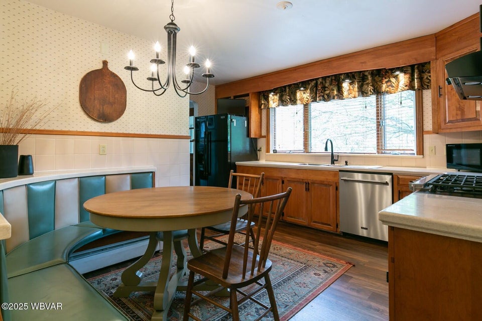 Muncy, Pennsylvania, 17756, United States, 4 Bedrooms Bedrooms, ,3 BathroomsBathrooms,Residential,For Sale,1995439