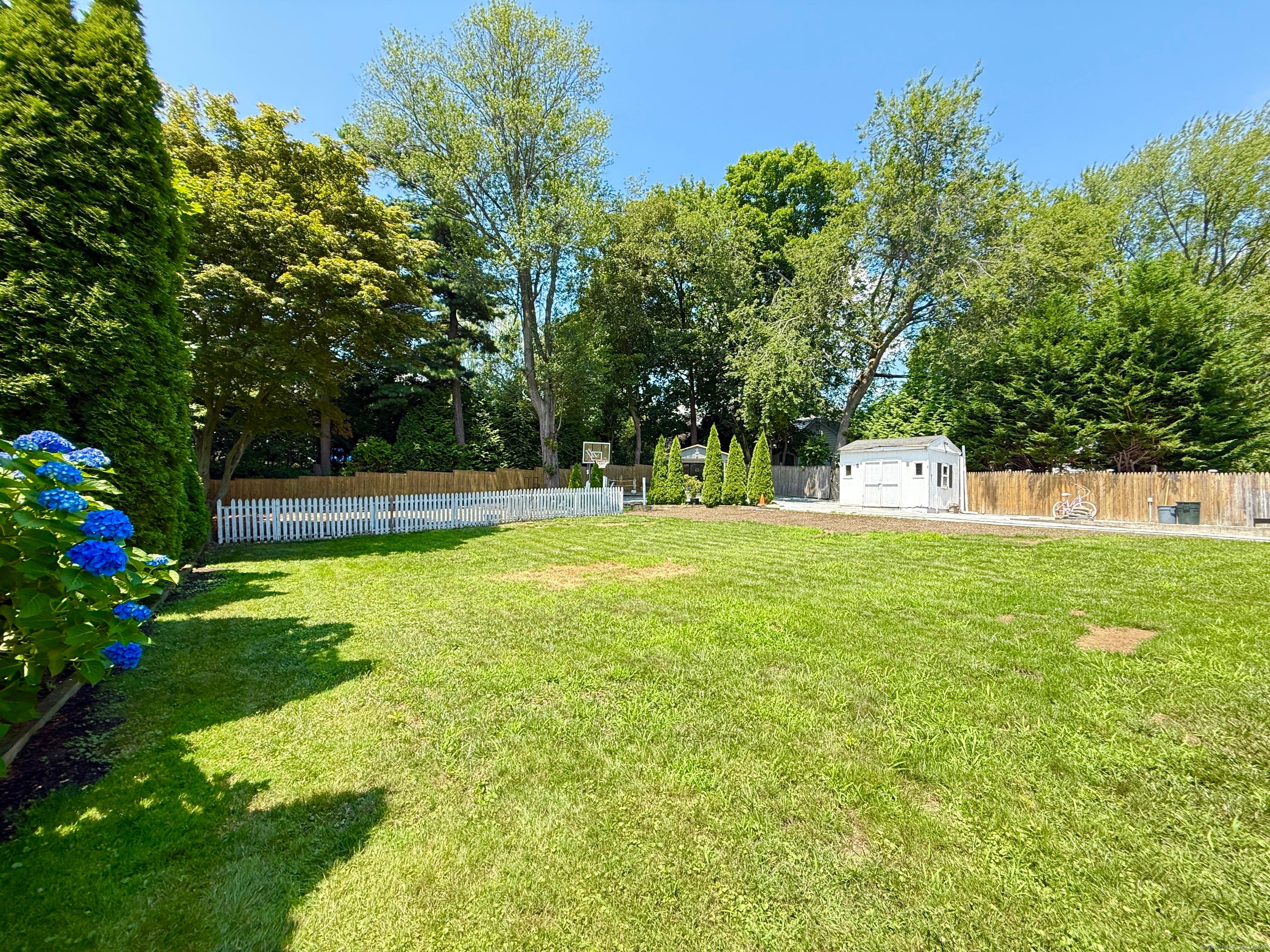 Darien, Connecticut, 06820, United States, 4 Bedrooms Bedrooms, ,3 BathroomsBathrooms,Residential,For Sale,1937000