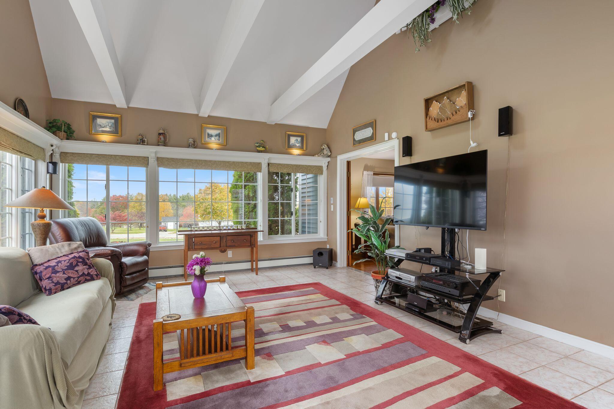 Sanford, Maine, 04083, United States, 3 Bedrooms Bedrooms, ,2 BathroomsBathrooms,Residential,For Sale,1987939