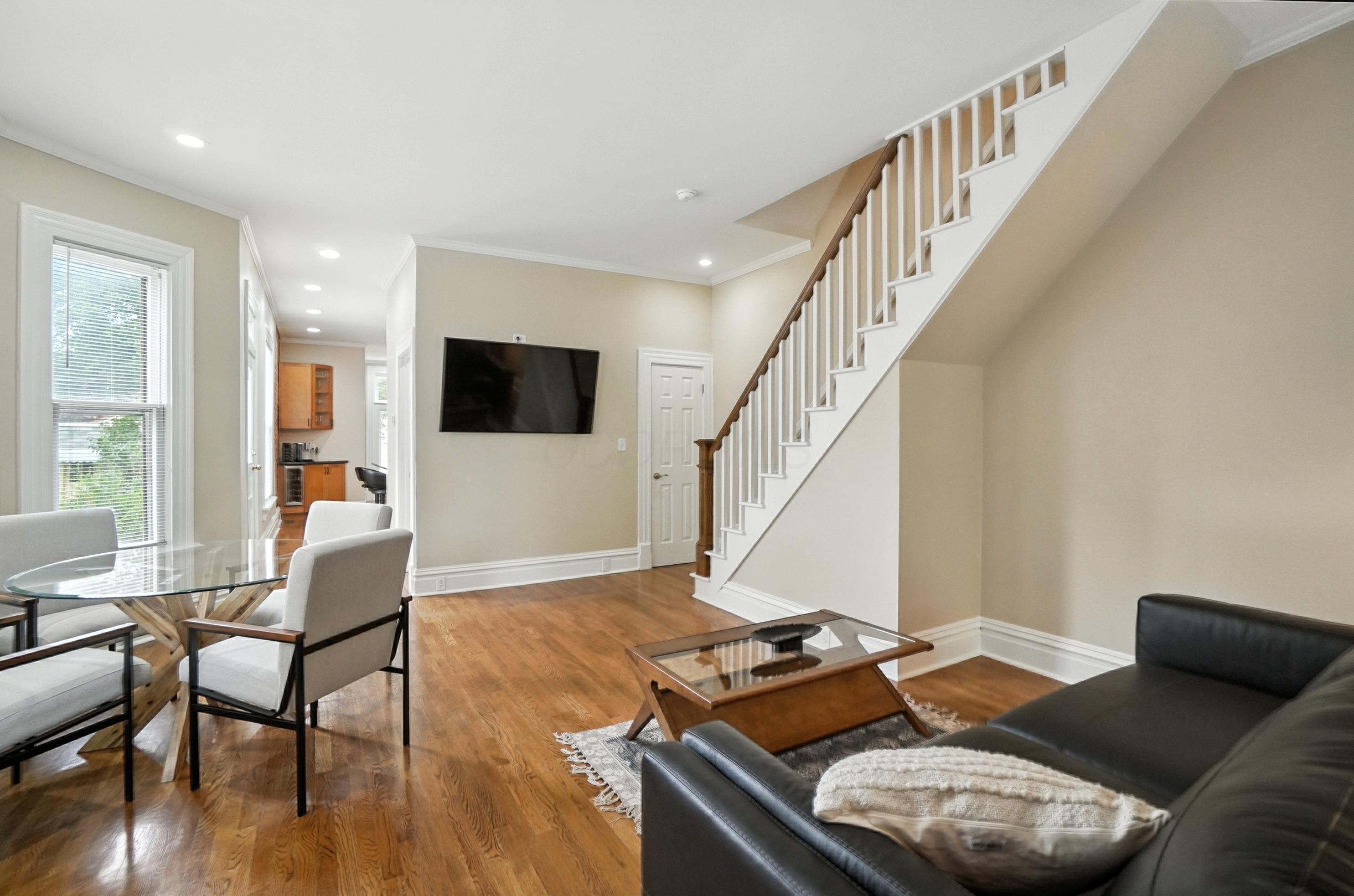 Columbus, Ohio, 43201, United States, 3 Bedrooms Bedrooms, ,4 BathroomsBathrooms,Residential,For Sale,1903753