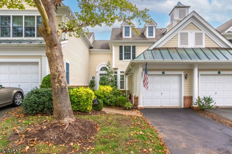 Far Hills Boro, New Jersey, 07931, United States, 2 Bedrooms Bedrooms, ,3 BathroomsBathrooms,Residential,For Sale,1934614
