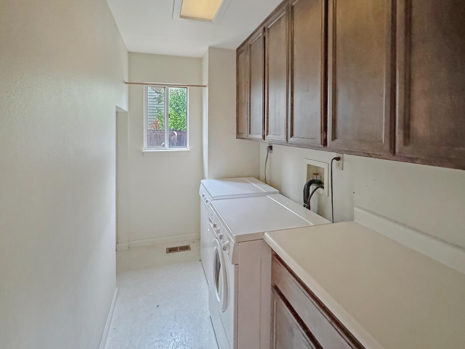 Auburn, California, 95603, United States, 4 Bedrooms Bedrooms, ,3 BathroomsBathrooms,Residential,For Sale,1988591