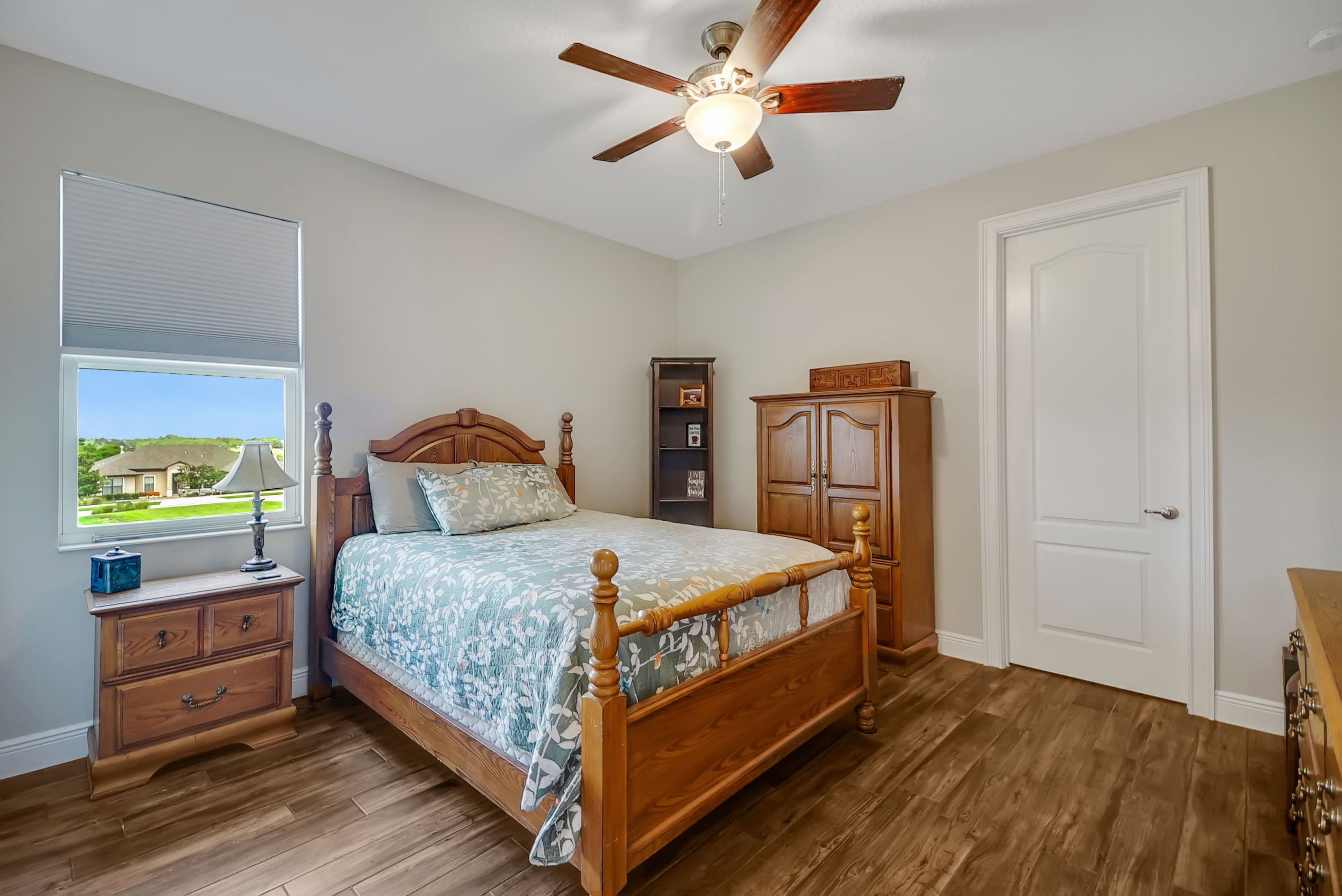 Lady Lake, Florida, 32159, United States, 4 Bedrooms Bedrooms, ,3 BathroomsBathrooms,Residential,For Sale,1945025