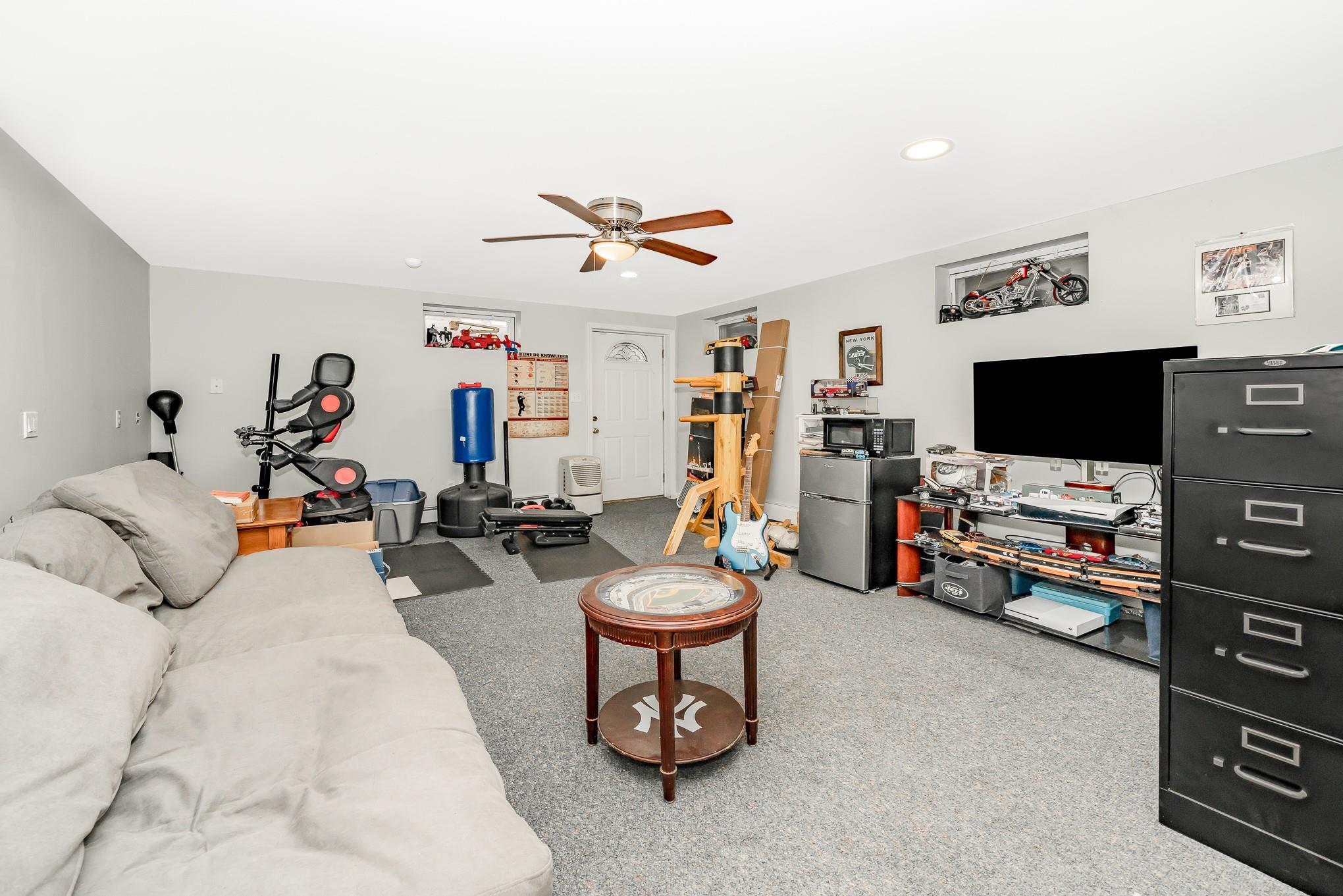 Merrick, New York, 11566, United States, 4 Bedrooms Bedrooms, ,2 BathroomsBathrooms,Residential,For Sale,1931896